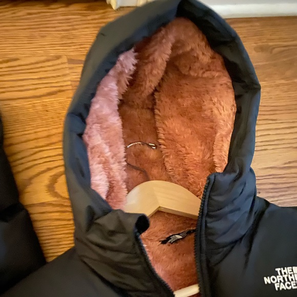 North Face Insulated Puffer With Pink Insides - Picture 2 of 2